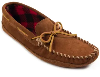 Minnetonka Men's Double Bottom Fleece Moccasin Slippers Men's Shoes