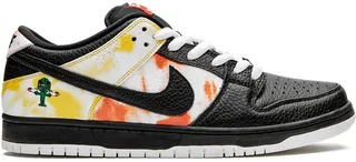 SB Dunk Low "Tie-Dye Rayguns 2019