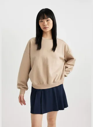 Woman Oversize Fit Crew Neck Knitted Sweatshirt