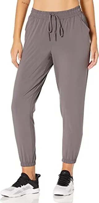 Amazon Essentials Women's Studio Woven Stretch Jogger Pant
