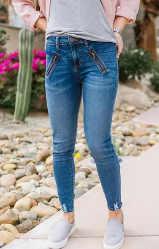 Connie Ankle Skinny Jean With Zip Pockets in Dark Stone Base Wash