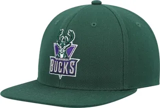 Men's Mitchell & Ness Green Milwaukee Bucks Hardwood Classics Team Ground 2.0 Snapback Hat