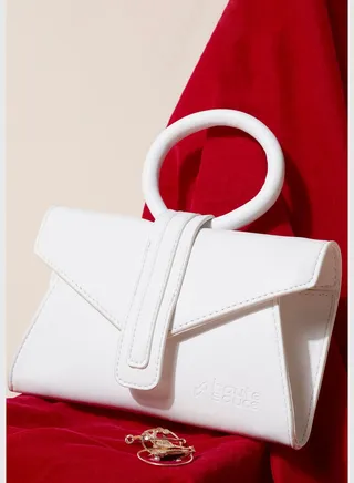 Solid Magnet Lock Hand Bag with Handle detail
