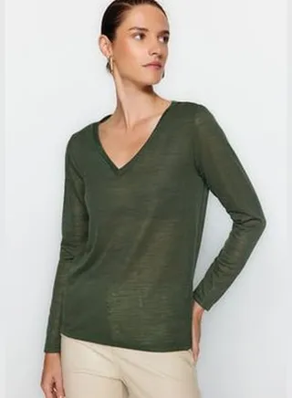Khaki V-Neck Linen Look Long Sleeve Regular Fit Knitted Blouse TWOAW24BZ00054.