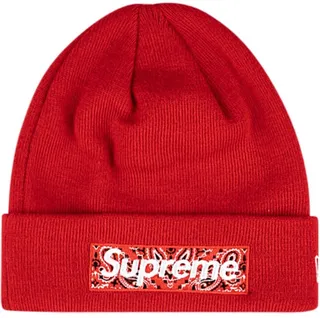x New Era logo beanie