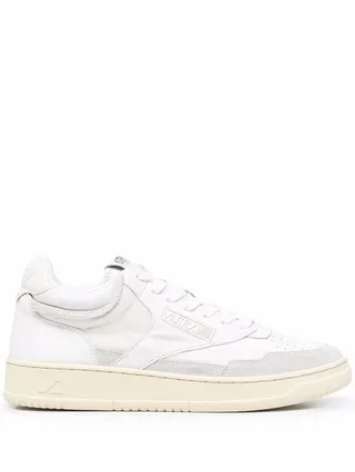 Medalist low-top sneakers