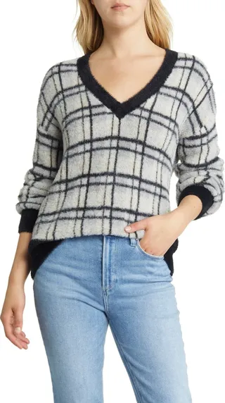 V-Neck Plaid Jacquard Sweater