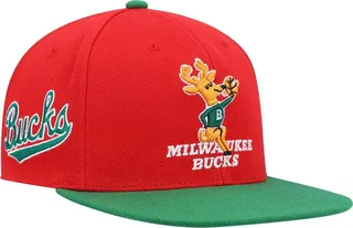 Men's Mitchell & Ness Red and Green Milwaukee Bucks Hardwood Classics Snapback Hat