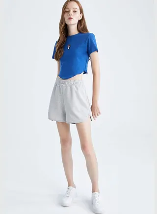 Woman Knitted Short