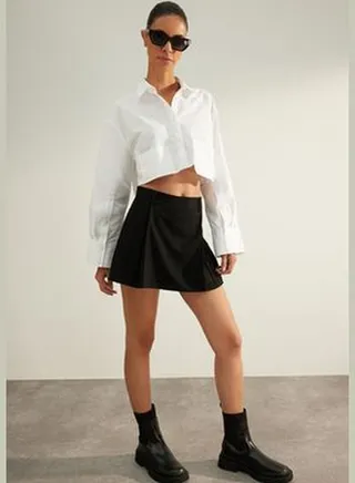 Black Premium Pleated Woven Short Skirt TWOAW24SR00034