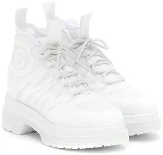 Logo sneakers