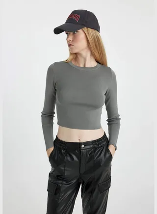 Woman Slim Fit Crew Neck Long Sleeve Tricot Pullover