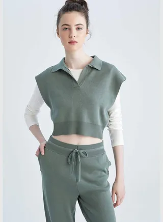 Relaxed Fit V-Neck Cropped Sweater Vest