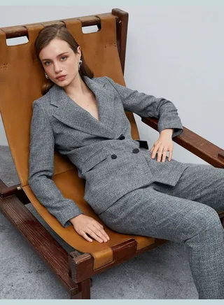 Pocket Detail Buttoned Blazer