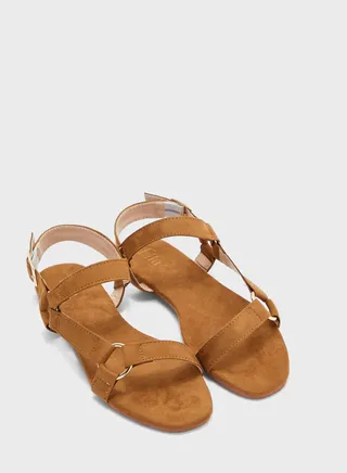 Sporty Flat Sandal With Circular Details
