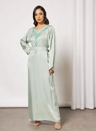 Jalabiya Embellished With Leaf Like And Floral Beadwork