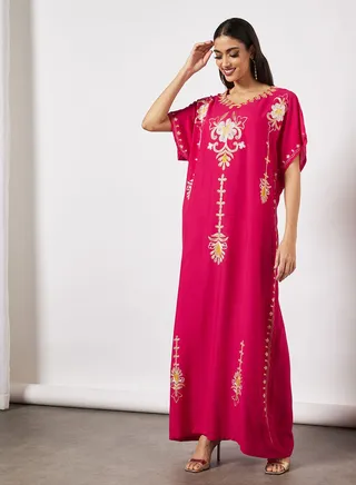 Jalabiya Embellished With Abstract Embroidery