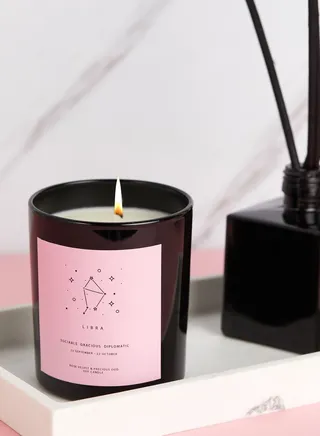 Libra Rose Velvet & Precious Oud Candle