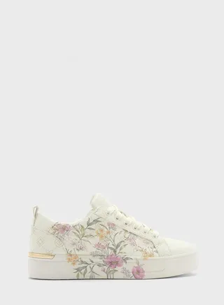 Meadow Low Top Sneakers