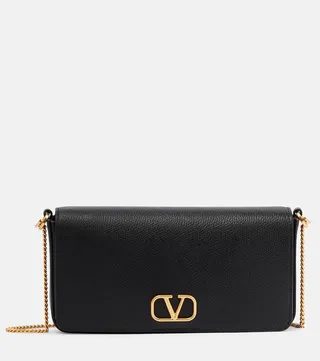 VLogo leather shoulder bag