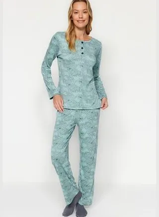 Green Leaf Patterned T-shirt-Pants and Knitted Pajamas Set THMAW24PT00205.