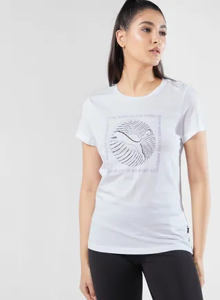 Graphics She Moves Us T-Shirt