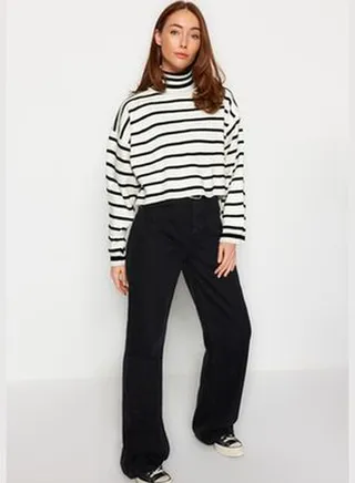 Ecru Crop Striped Knitwear Sweater TWOAW24KZ00627