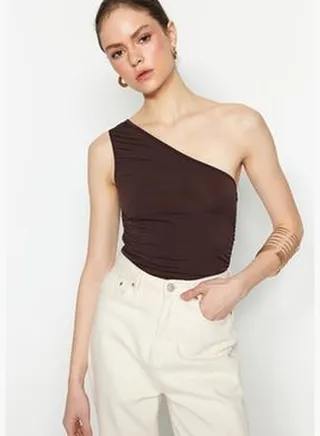Brown Shirred Detail Fitted/Slippery Knitted One-Shoulder Blouse TWOSS21BZ0590.