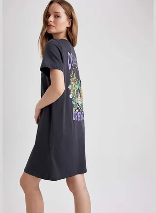 Woman Oversize Fit Short Sleeve Knitted Dress