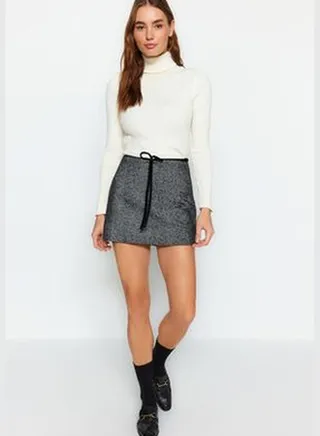 Black Velvet Tie Detail Woven Shorts Skirt TWOAW24SR00056