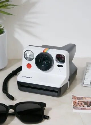 Polaroid Now Generation 2 - Black & White