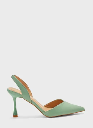V Detail Pointed Slingback Pump