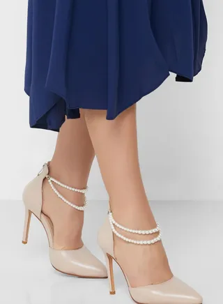 Double Pearl Detail Pointed Pump