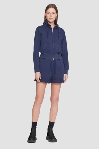 The Everyday Short in navy