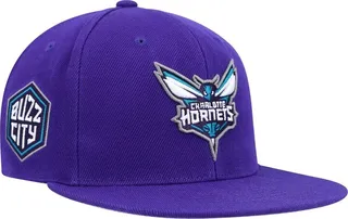 Men's Mitchell & Ness Purple Charlotte Hornets Side Core 2.0 Snapback Hat
