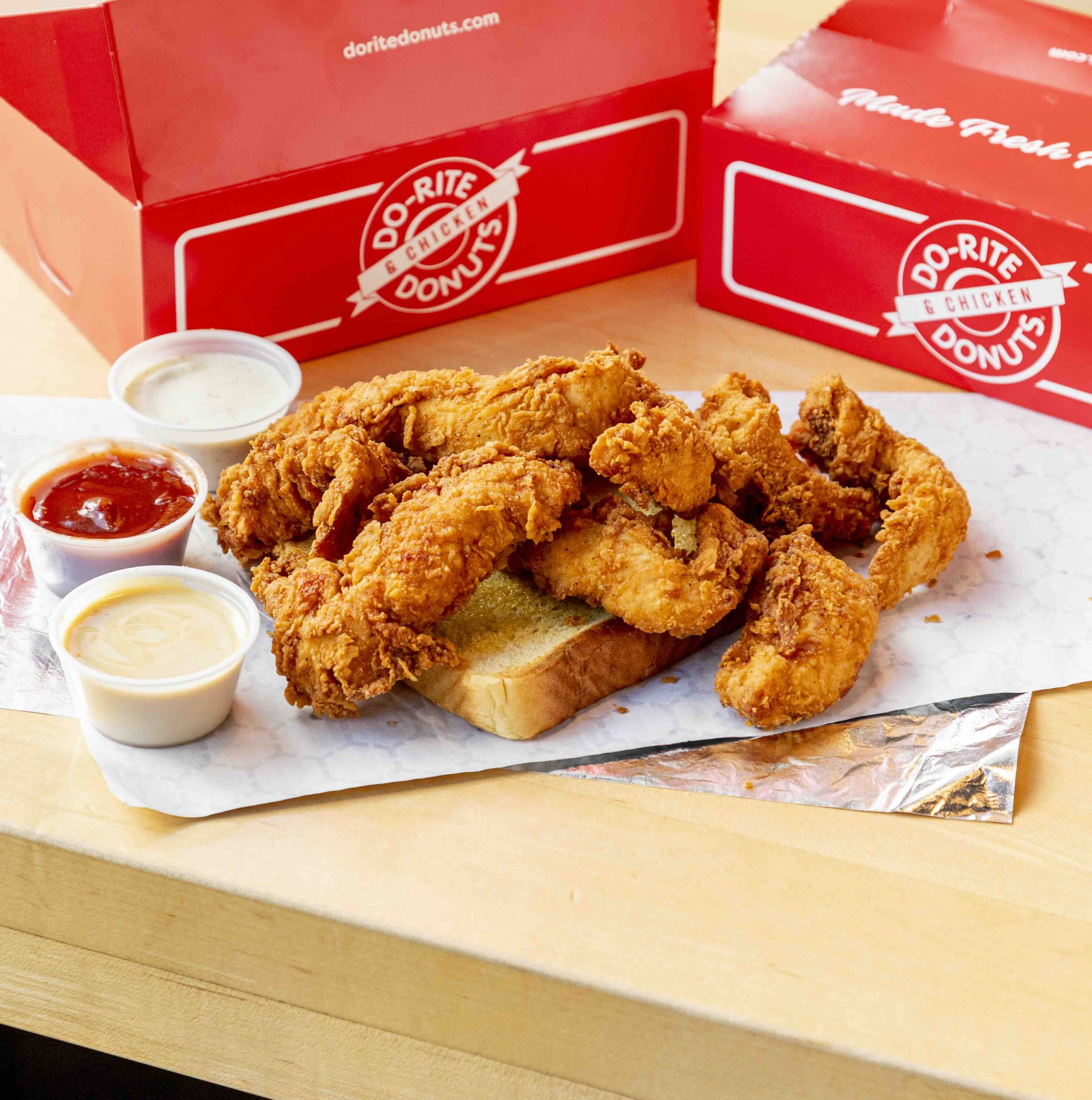 Chicken tenders with sauce.