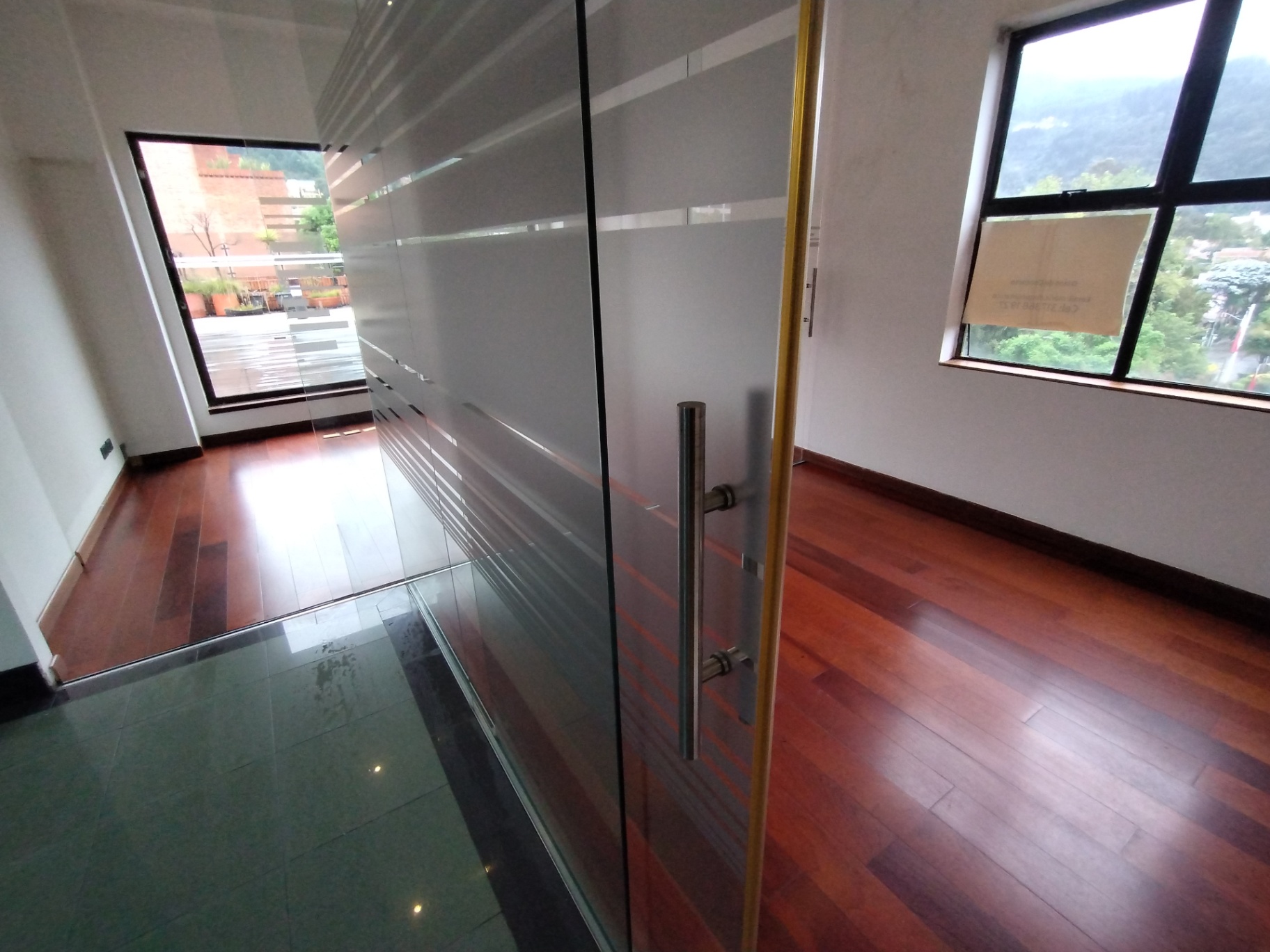 OFICINA EN BOGOTÁ - CENTRO COMERCIAL HACIENDA SANTA BARBARA - Foto 5