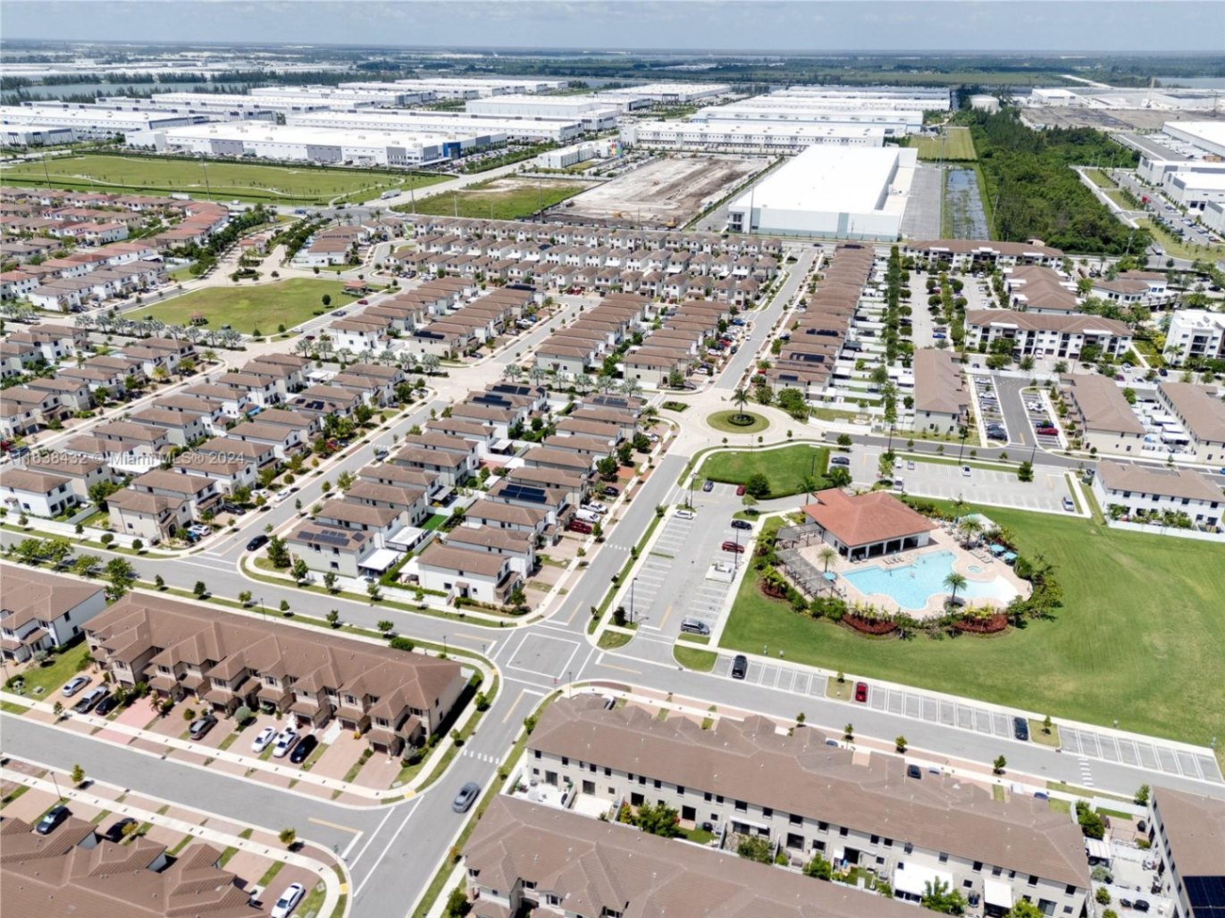 TOWNHOUSE EN MIAMI - AQUABELLA, HIALEAH, FL - Foto 8