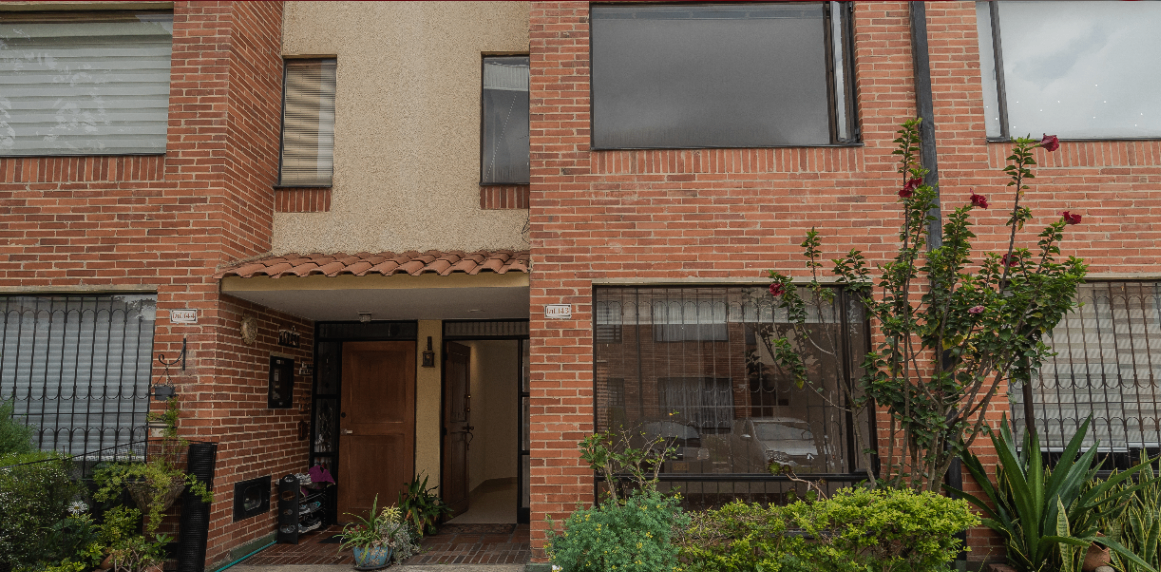 CASA 143 EN BOGOTÁ - CONDOMINIO VILLAS DE ARANJUEZ - Foto 2