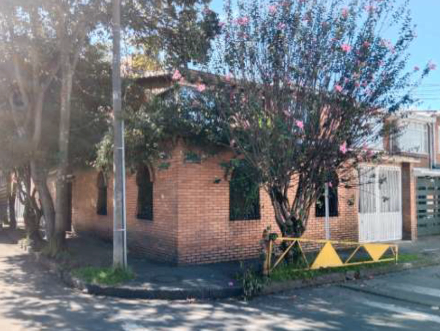 CASA EN BOGOTÁ - LA ESMERALDA - Foto 1