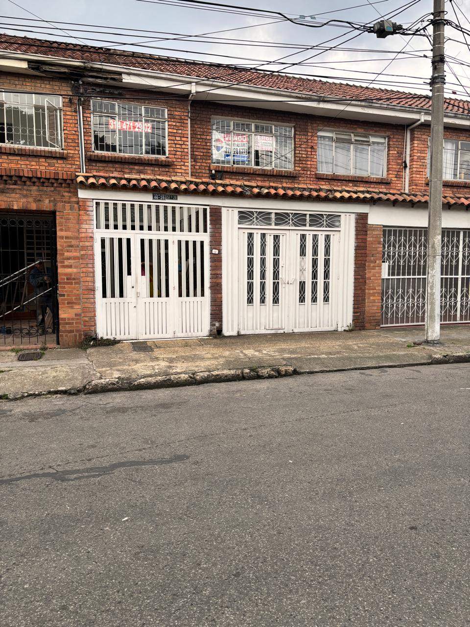 CASA EN BOGOTÁ - POPULAR MODELO - Foto 1