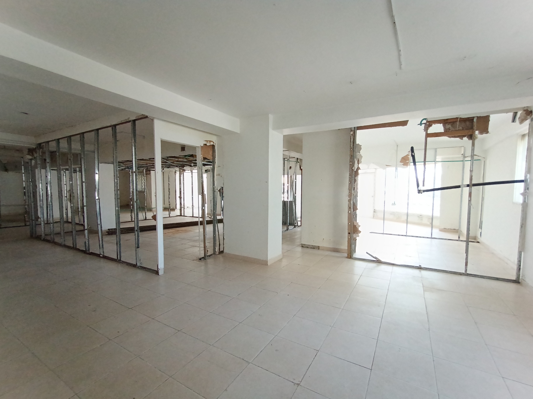 LOCAL EN CARTAGENA - CONJUNTO RESIDENCIAL RINCON DEL ALTO BOSQUE - Foto 2