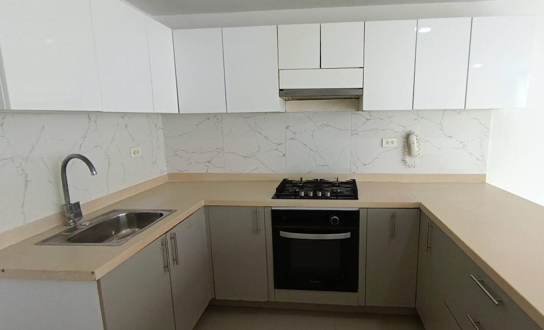 CASA 21 EN BARRANQUILLA - CIUDAD JARDIN - Foto 2