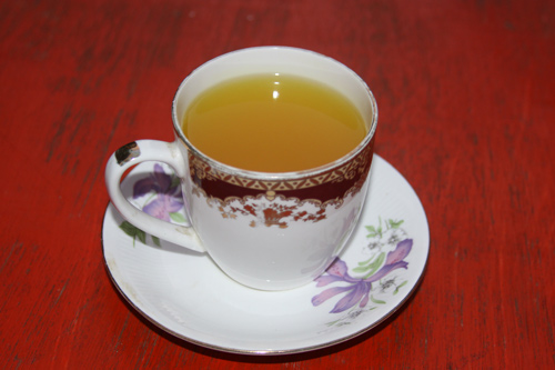 Ayurvedischer Heißer Zitronentee Rezept - Wintertee gegen Husten, Halsweh und Erkältung