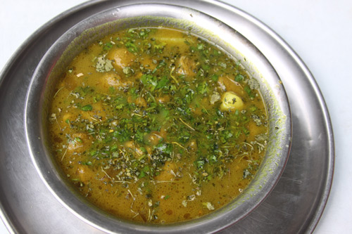 Aloo Soya ki Badi - Rezept für Kartoffeln mit Sojabohnen-Stückchen