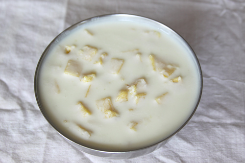Ananas Raita - Rezept für Joghurtsoße mit Ananas