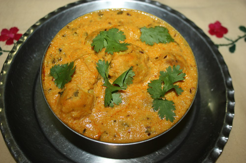 Bharwa Gatte ki Sabzi - Recipe for Chickpea Chunks stuffed with Paneer