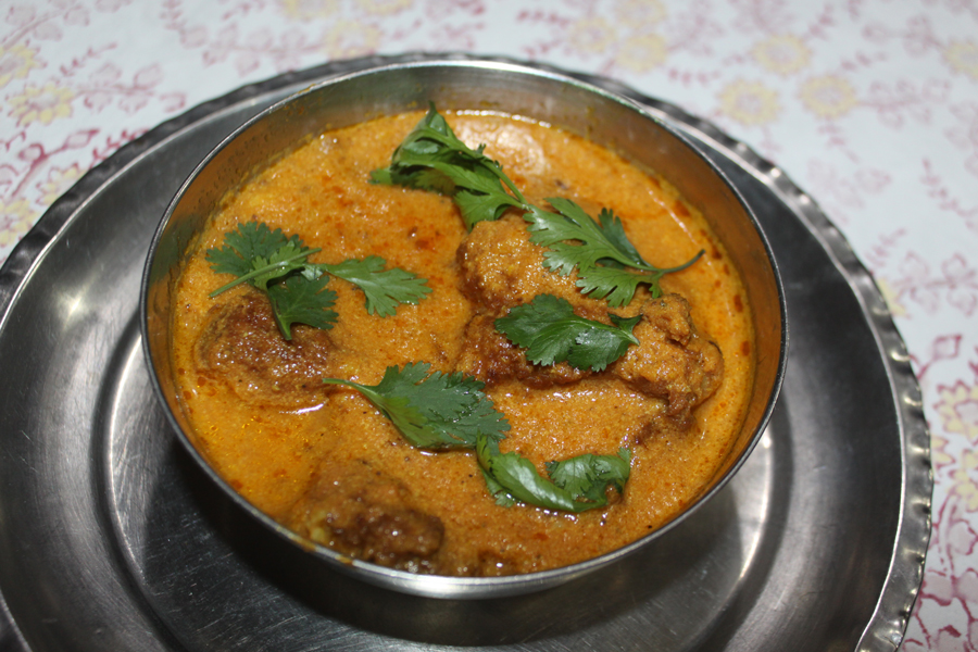 Gobi ke Kofte - Recipe for Cabbage-Cauliflower-Balls in Tomato Gravy
