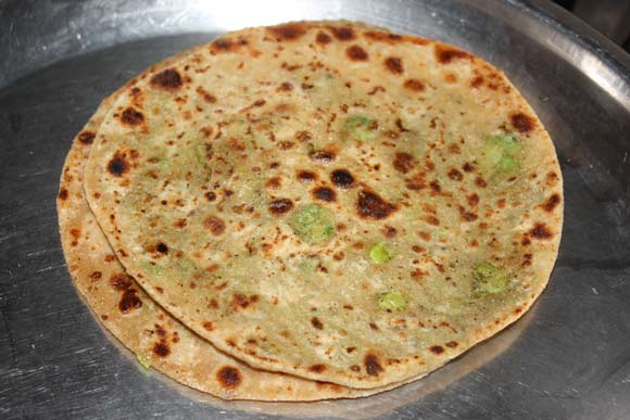 Matar Paratha Rezept - Indisches Brot gefüllt mit grünen Erbsen