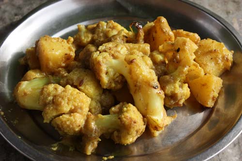 Aloo Gobi Rezept - Kartoffeln und Blumenkohl mit Kokosmilch
